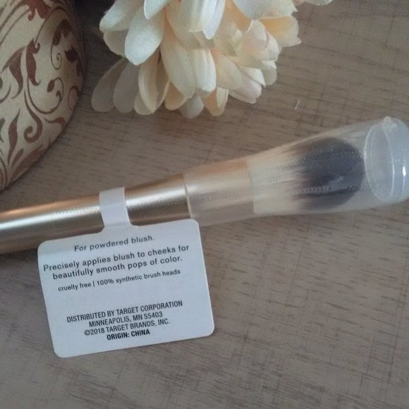 NWT SONIA KASHUK Essential Gold Blush Brush - Picture 4 of 7